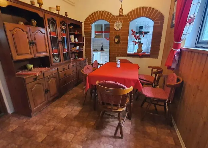 In - Balaton 43123 בית נופש שיופוק